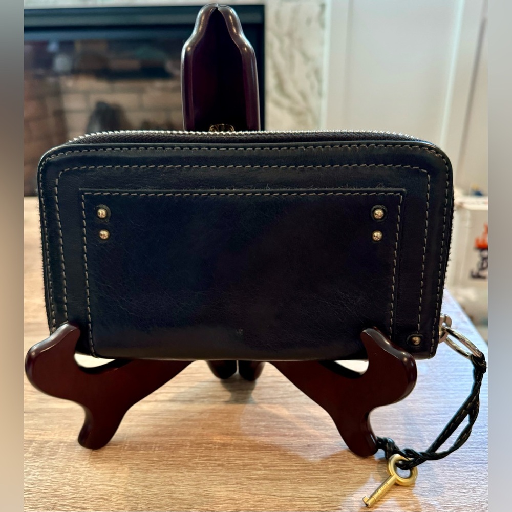 Chloe Wallet - Picture 2 of 3